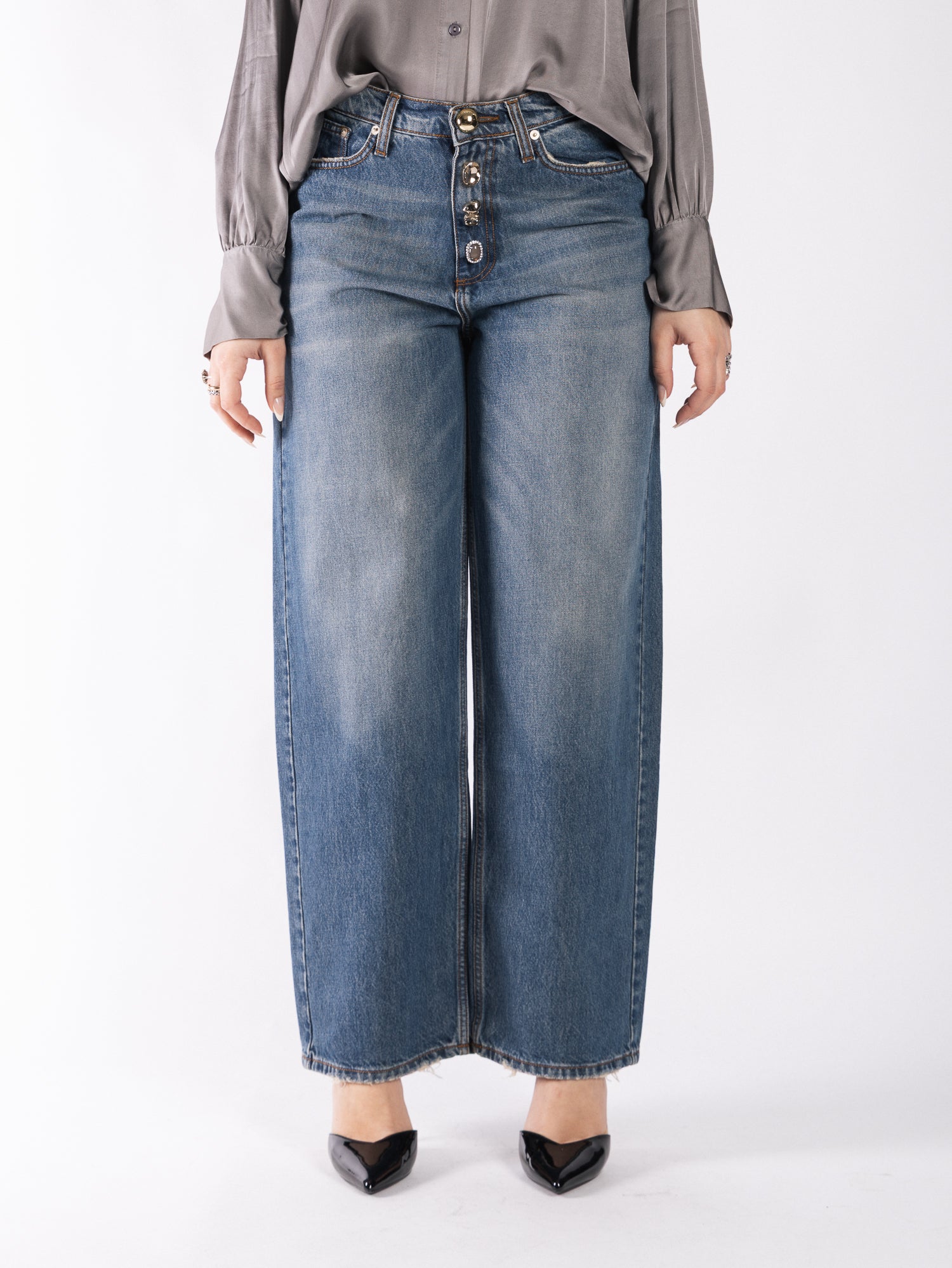 Jeans over in denim con preziosi VICOLO